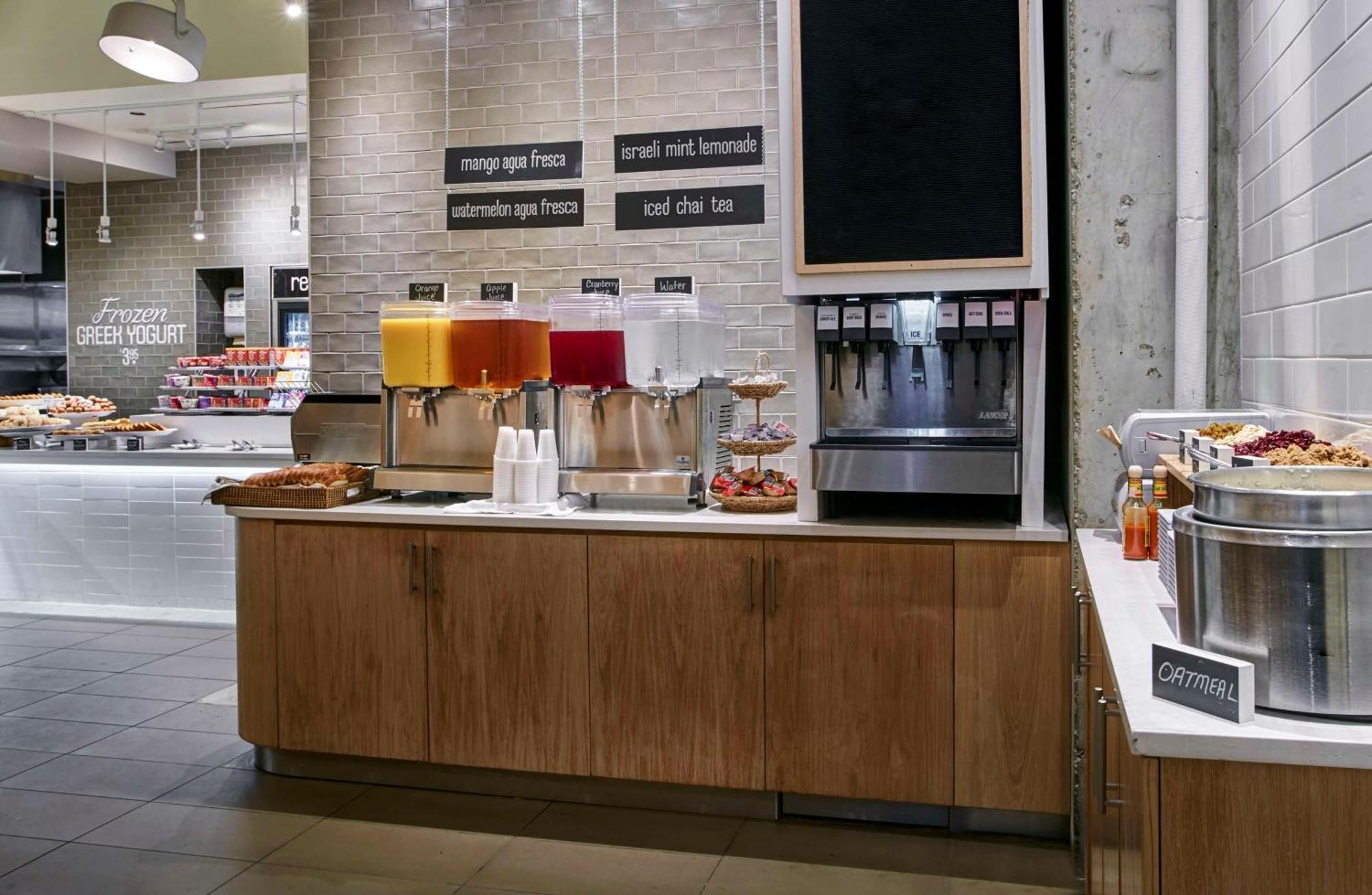 Hyatt Place River North 3*