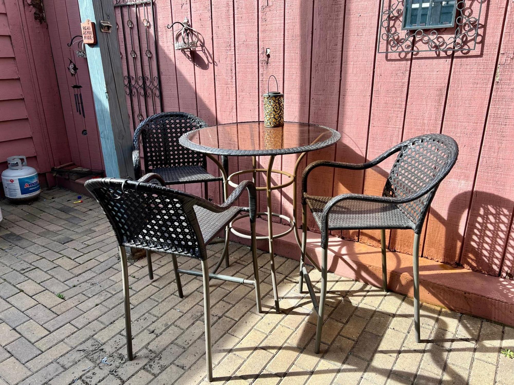 Designer Themed 4 Bedroom In Location With Patio And Fireplace Chicago