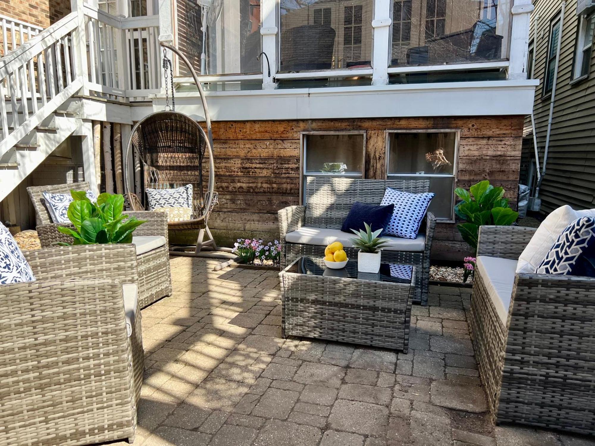 Holiday home 5 Bedroom Huge House In Location Parking Fireplace Back Yard Chicago