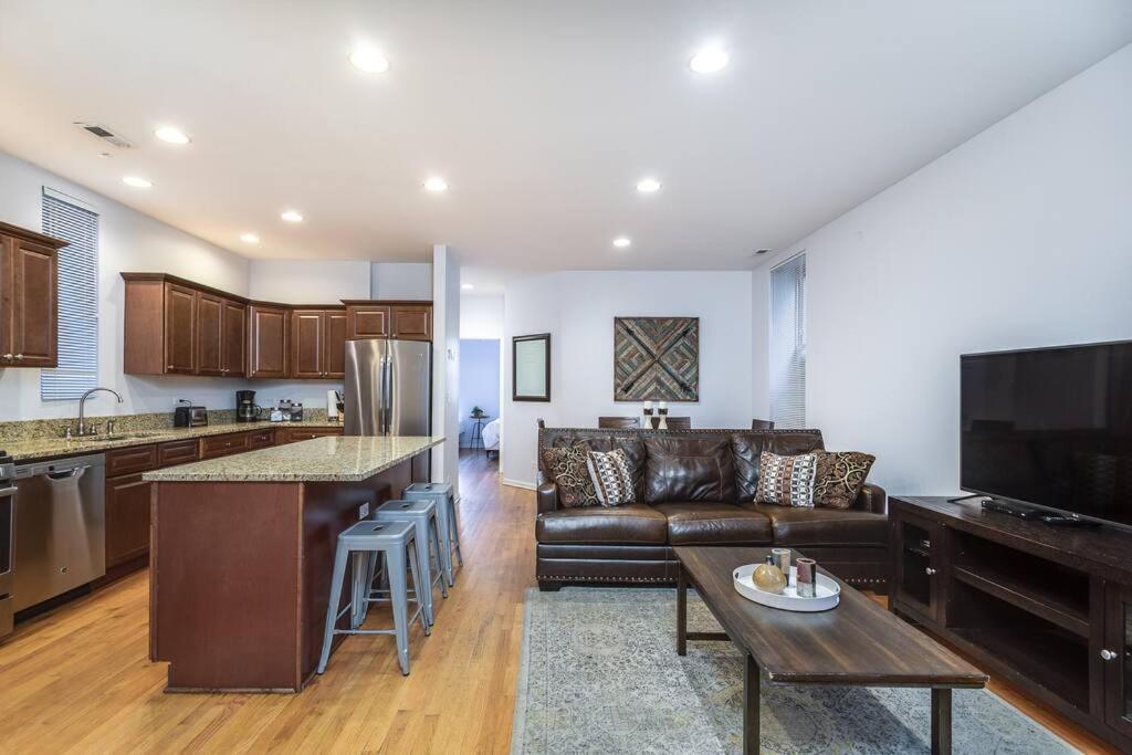 Hébergement de vacances Entire Building-walk To Lincoln Park Or The