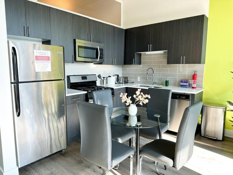 Group-friendly 2br With Optional Parking And Gym Access Near Mccormick Place And Soldier Field * Chicago