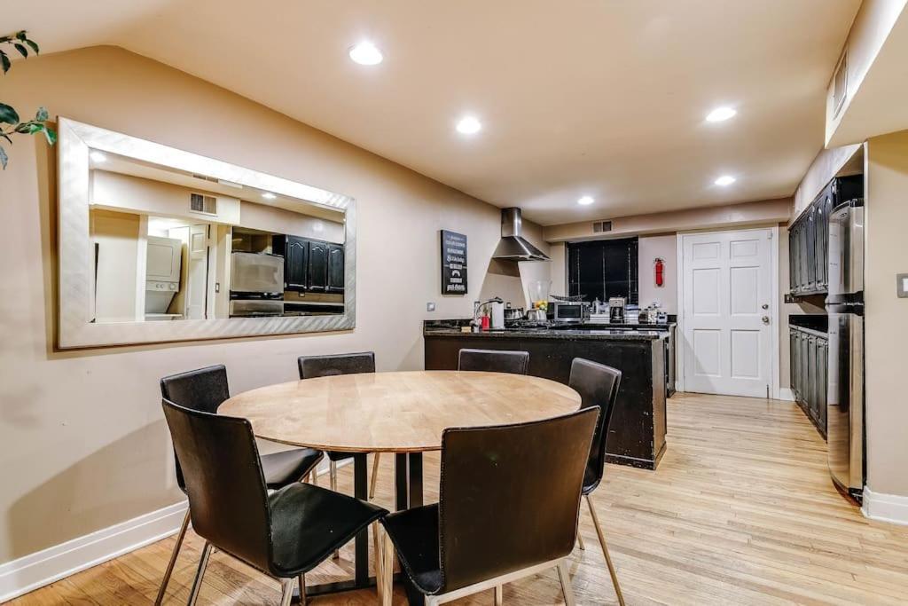 Old-world Classic Building Downtown * Chicago