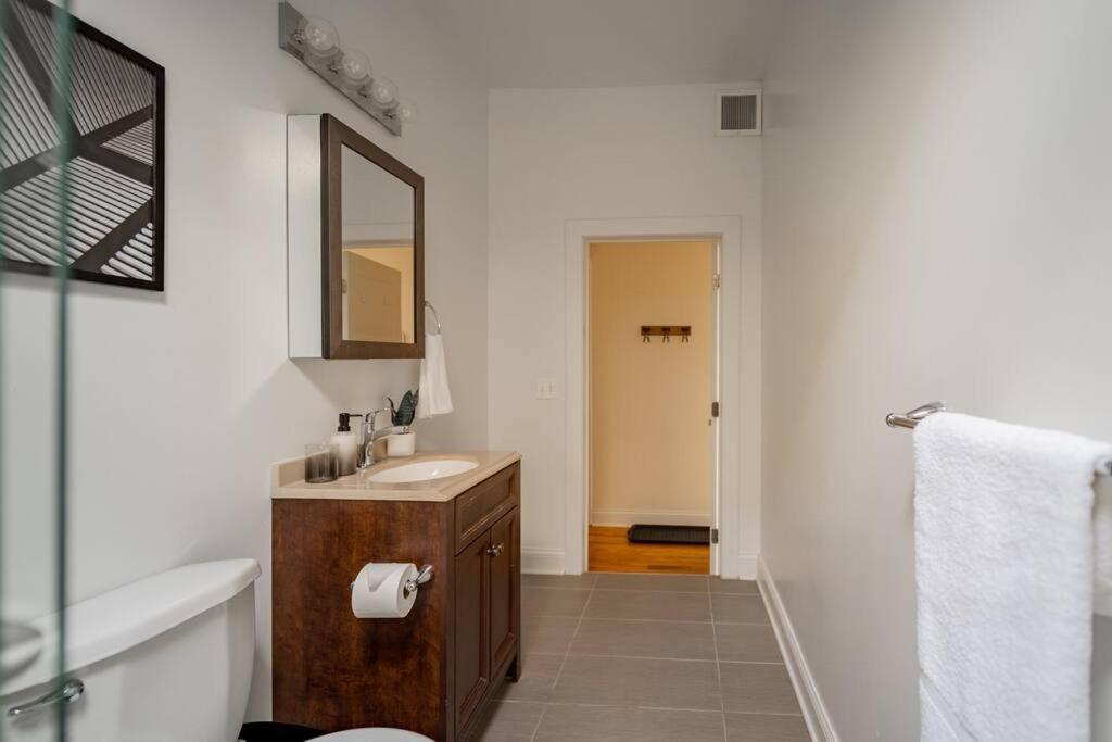 Lively 3br In - Milwaukee N3 * Chicago