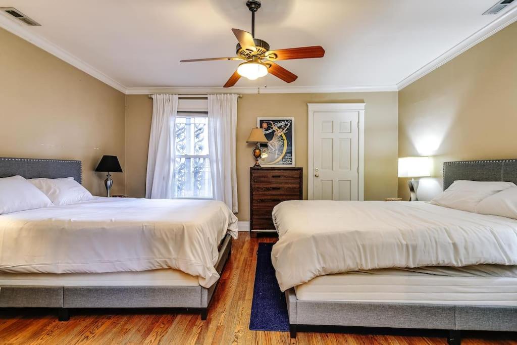 Apartment Old-world Classic Building Downtown *