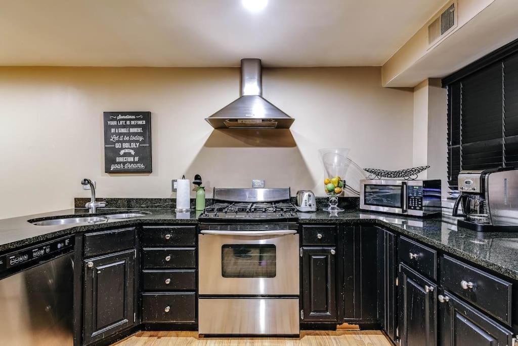 Brownstone In Gold Coast *