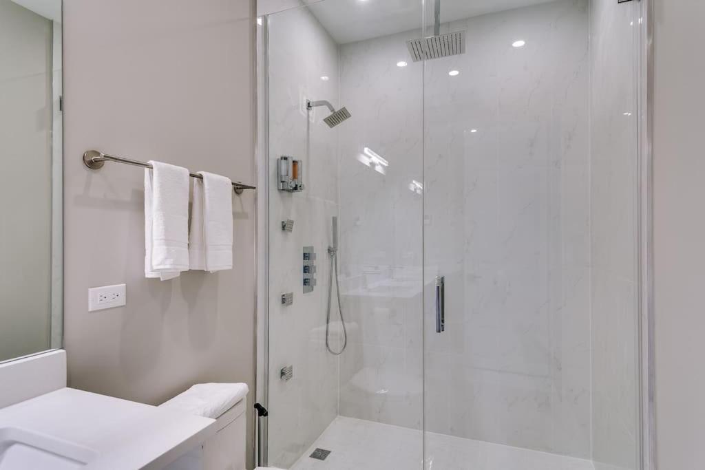 Apartamento New Construction Building In River North Chicago