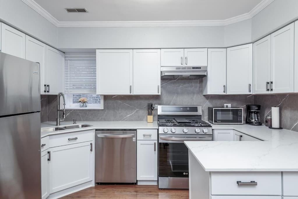 Casa de Férias Beautiful Remodeled Penthouse Unit In Old Town