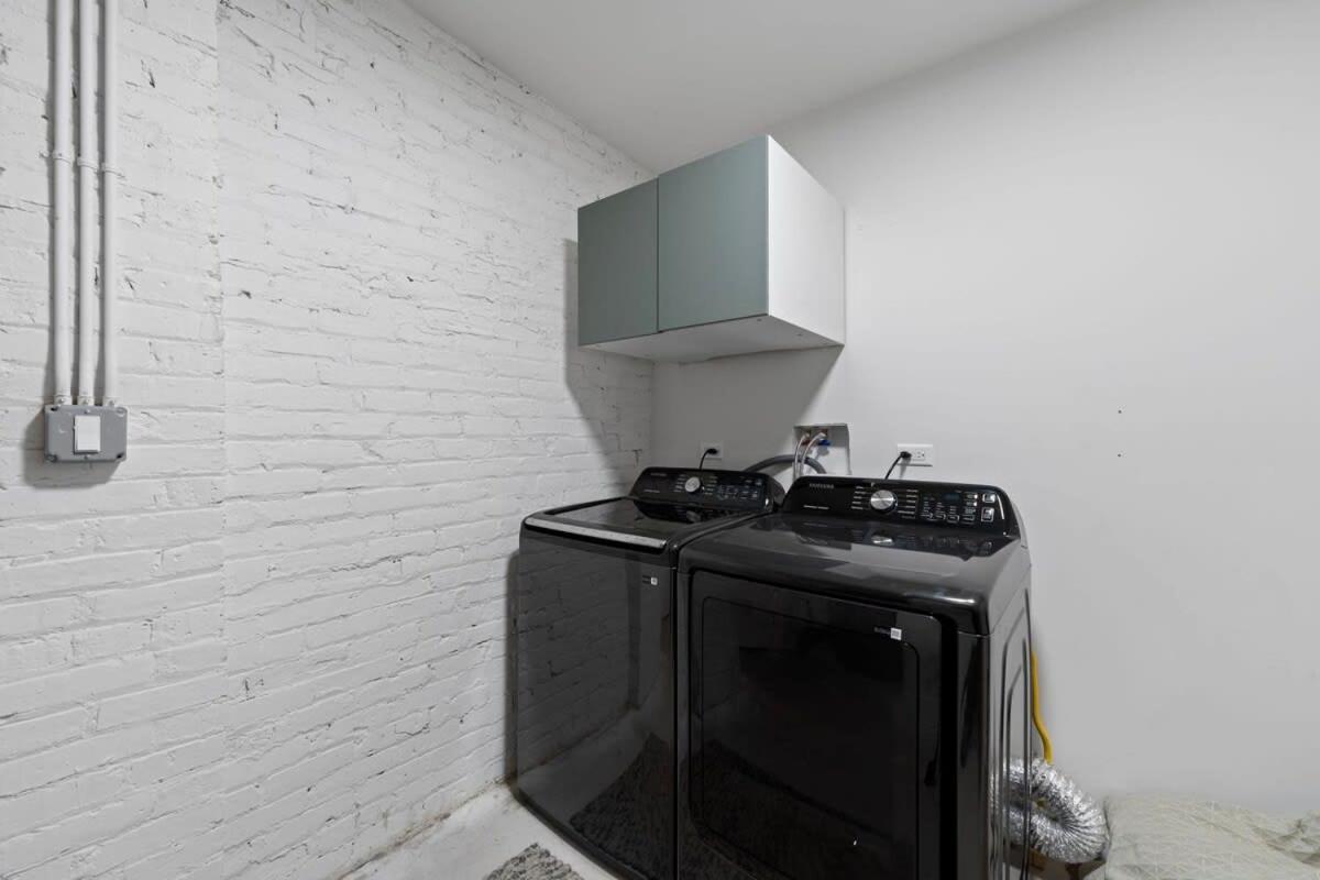 Chic 4-bedroom Haven: Designer's Dream Holiday home *