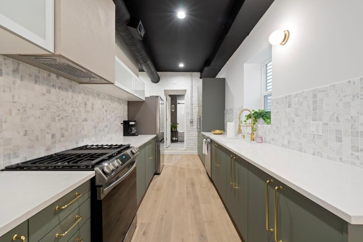 Chic 4-bedroom Haven: Designer's Dream Holiday home