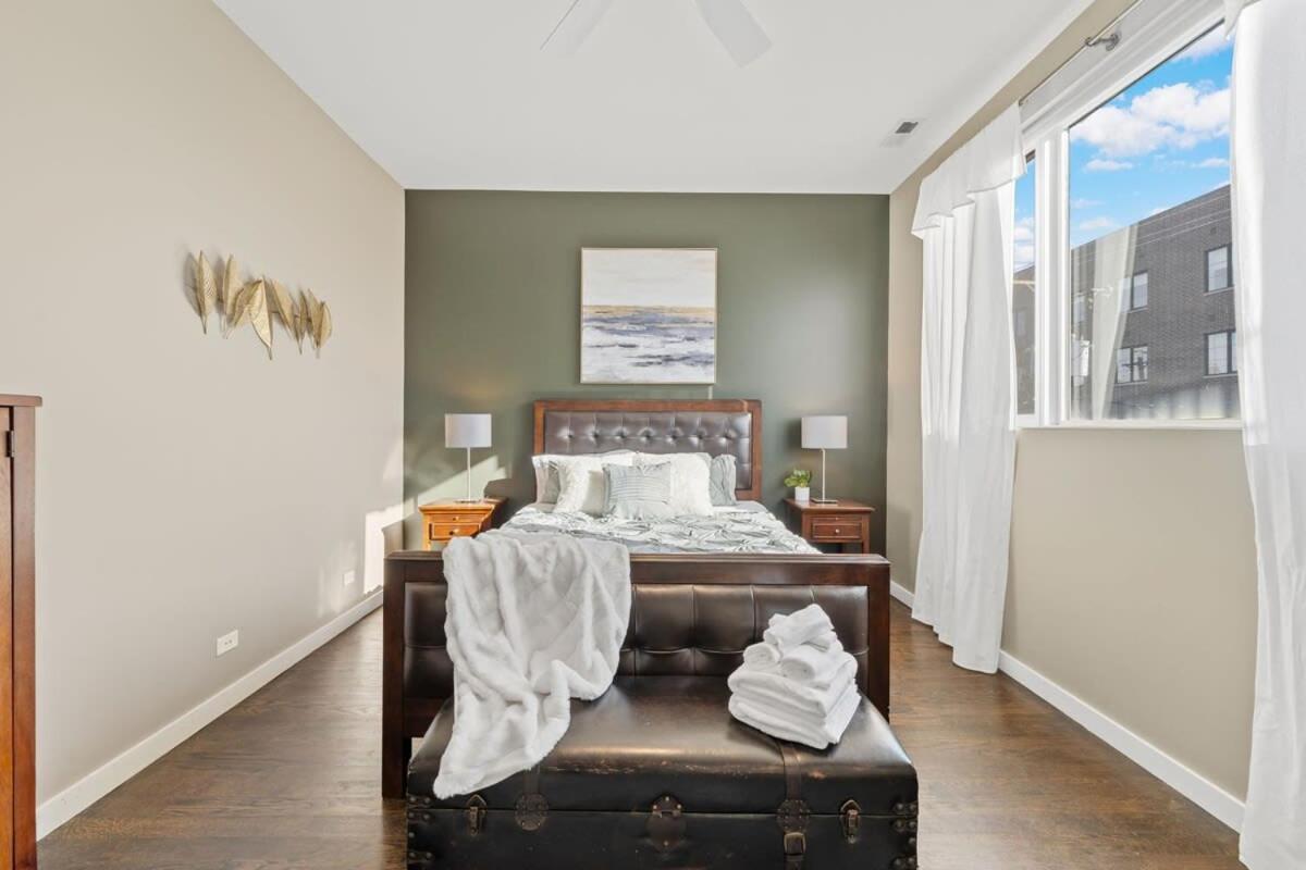 Casa de Férias Amazing 4br 4ba Oasis W Rooftop & Stunning Design Chicago