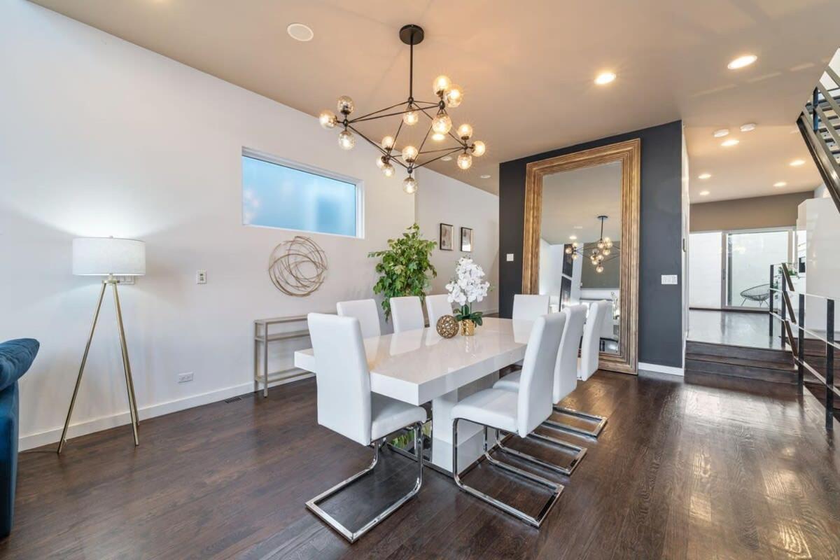 Amazing 4br 4ba Oasis W Rooftop & Stunning Design Casa de Férias Chicago