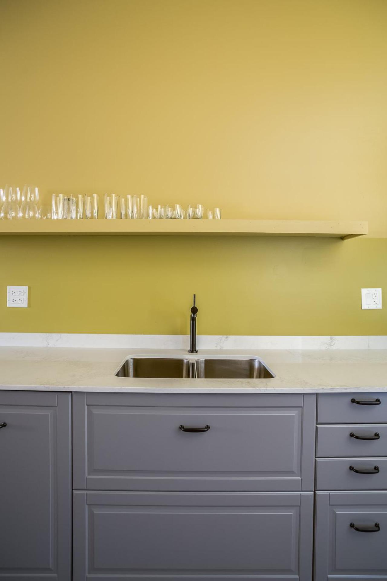 Beautifully Remodeled Flat Downtown #3n Holiday home *