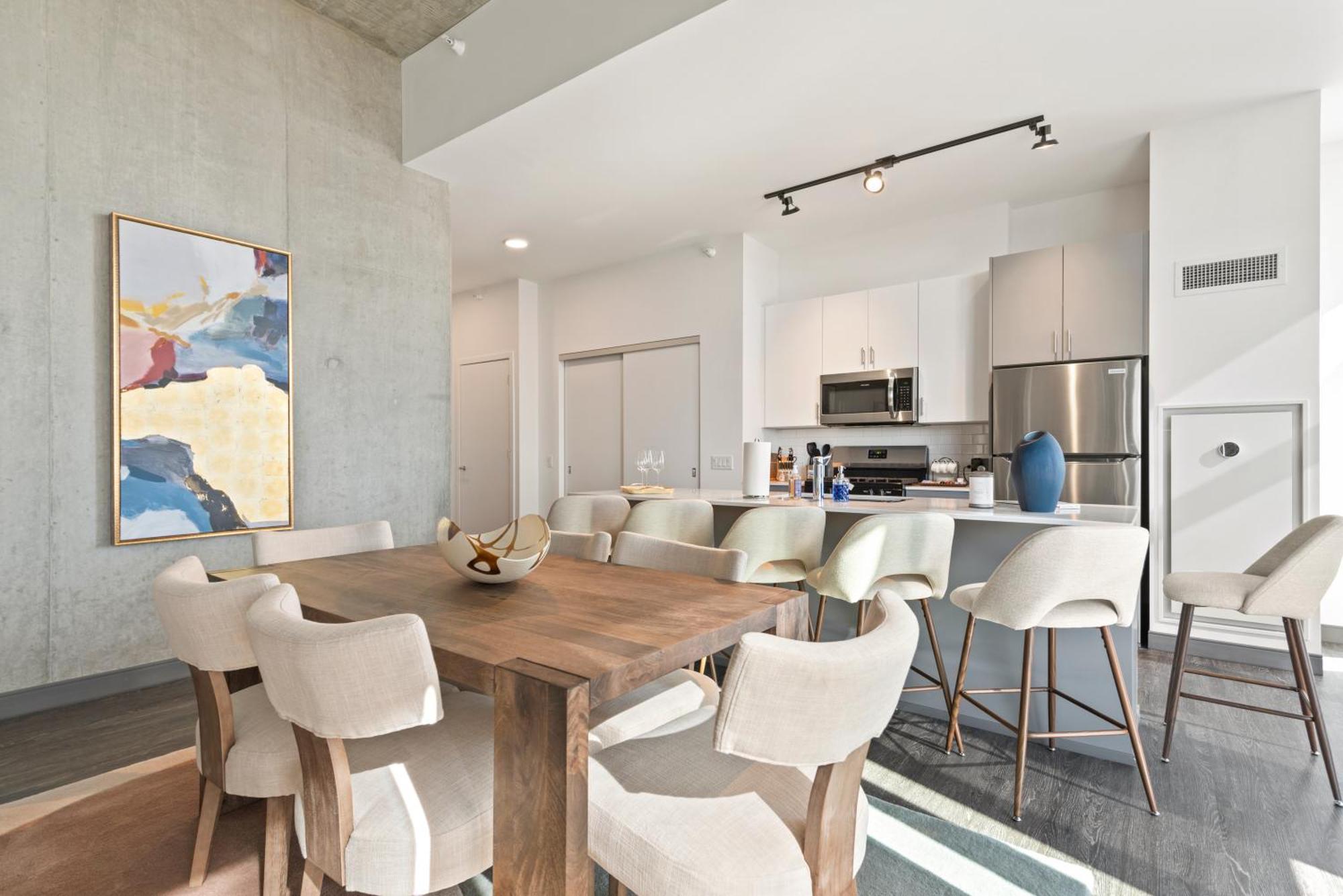 Fulbrix Bright Designer With West Loop Views