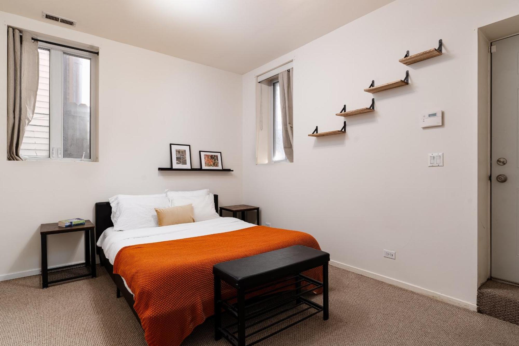 Apartment Wicker Park 2br Near Milwaukee Ave *