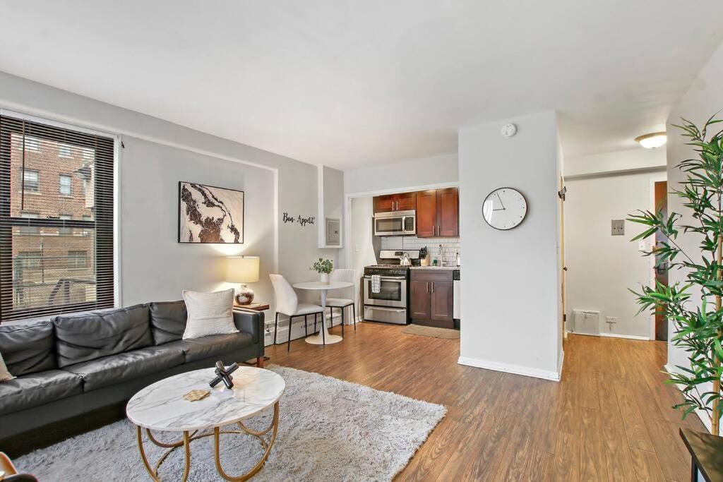 1br Bright And Airy In Hyde Park - Hyde Park 109 And 209 Rep Apartment