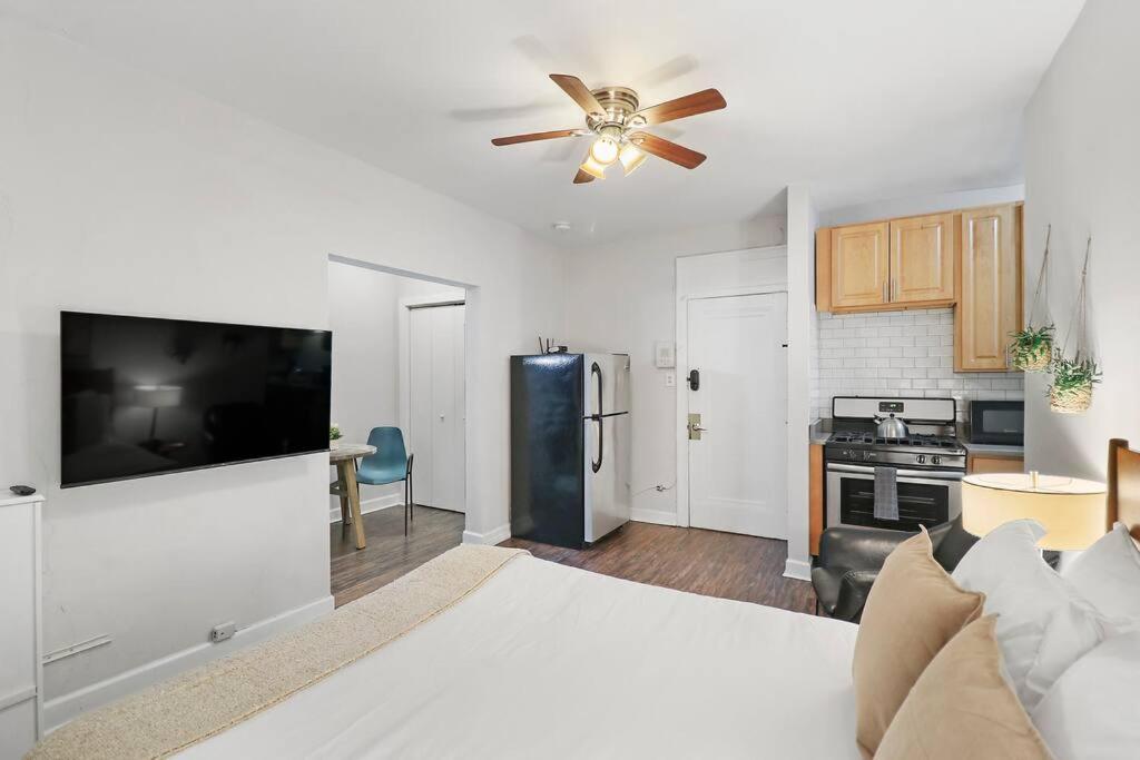 Trendy In - Kenwood 103 & 303 Rep Apartment *