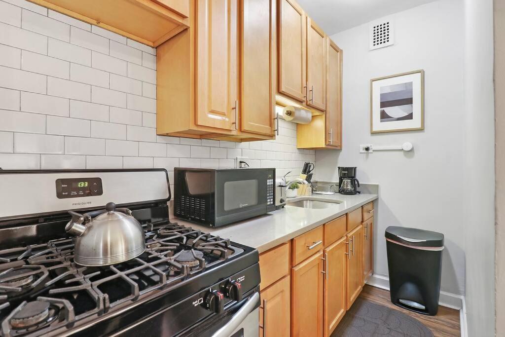 Trendy In - Kenwood 103 & 303 Rep * Chicago