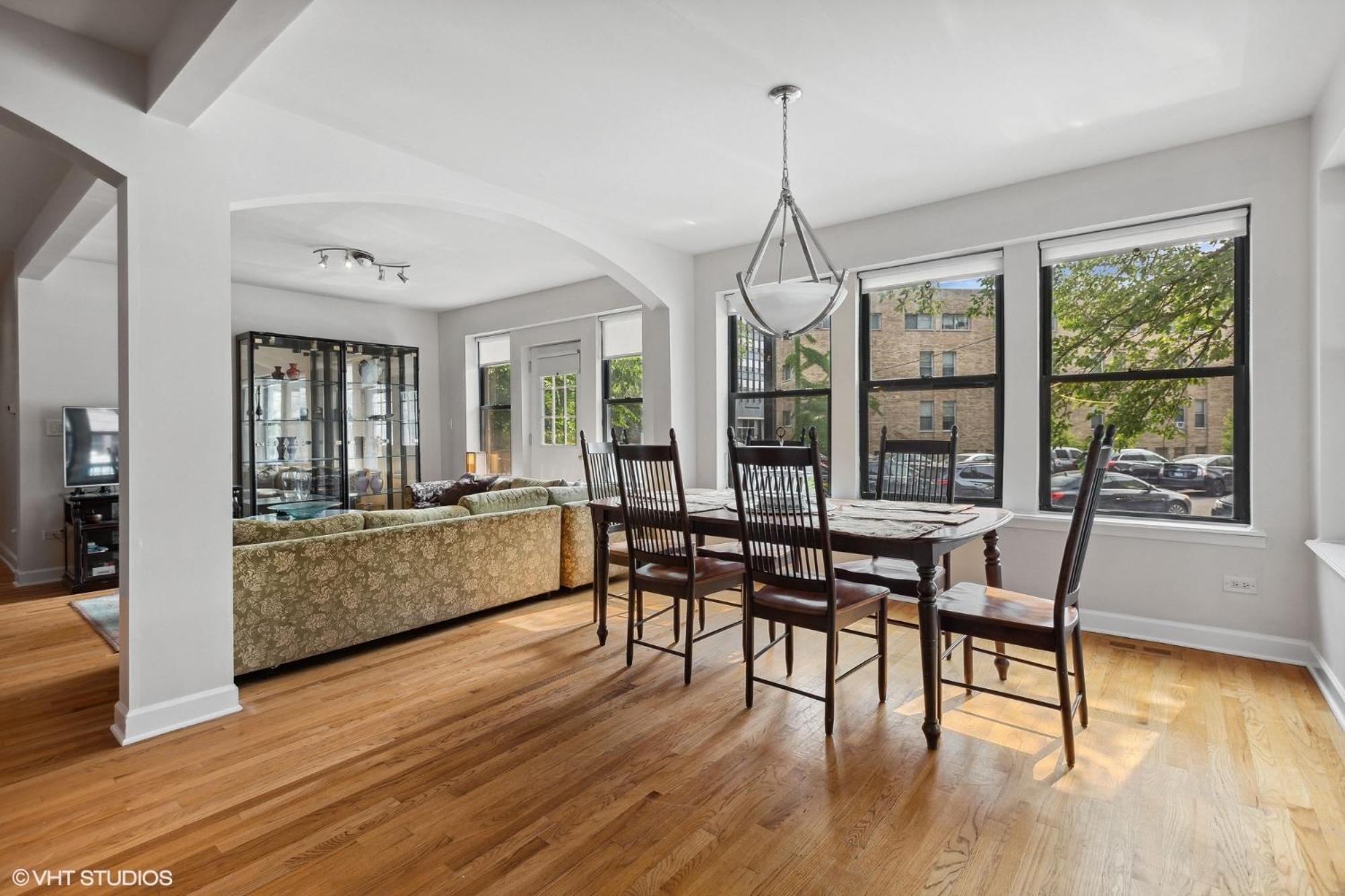 Wrigleyville Away From Home! 5 Mins From Downtown! Steps From Lake!! Cozy! Appartement