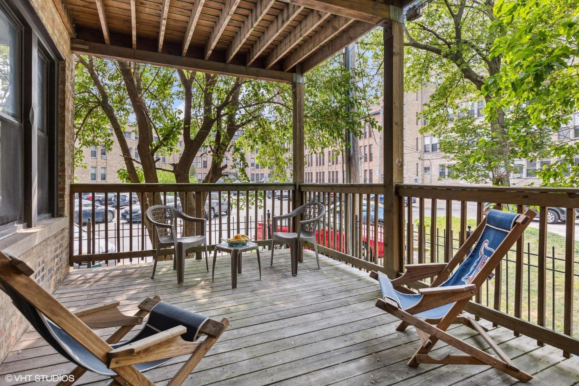 Appartement Wrigleyville Away From Home! 5 Mins From Downtown! Steps From Lake!! Cozy! *