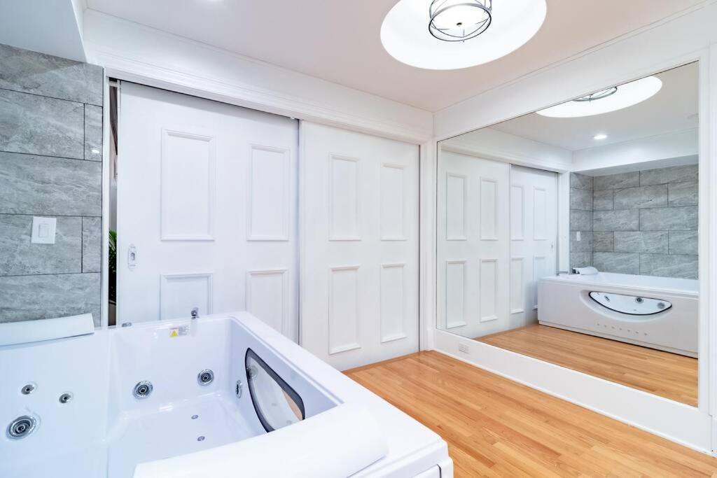 Appartement Spacious 4Br Gold Coast Duplex With Jacuzzi In The Bedroom *