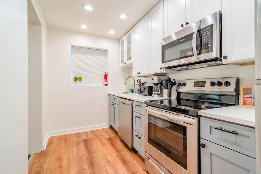 Spacious 4Br Gold Coast Duplex With Jacuzzi In The Bedroom * Chicago