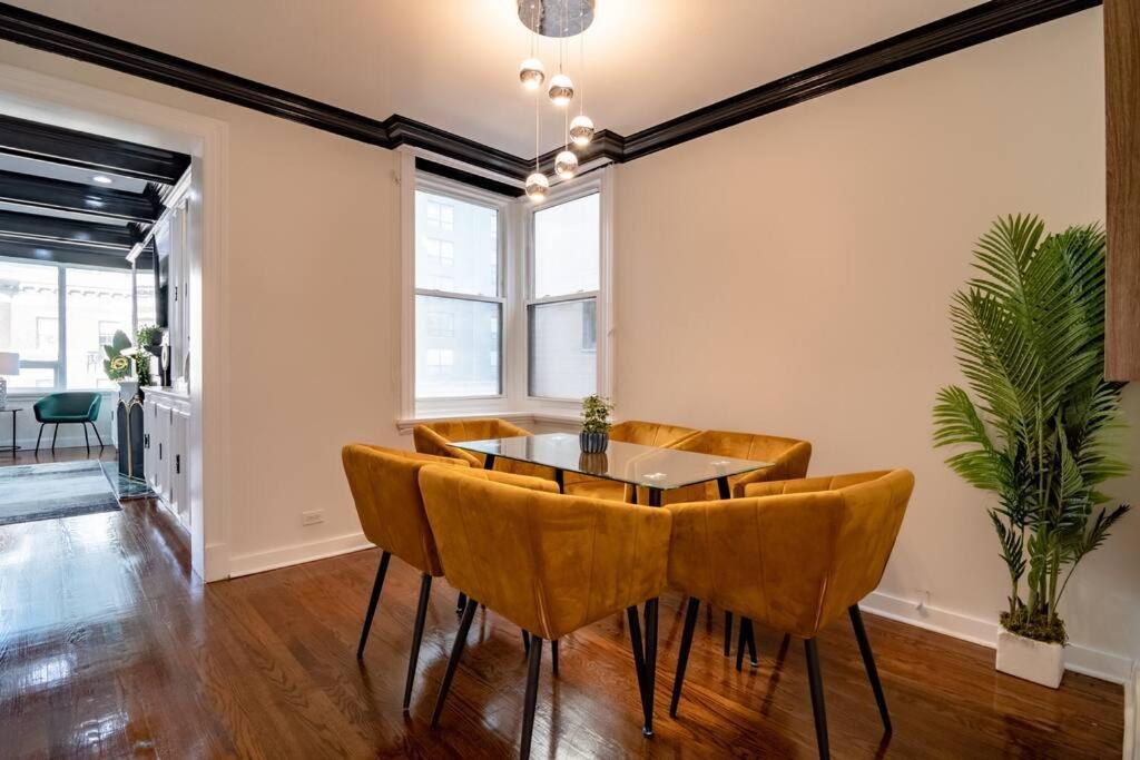 Spacious 4Br Gold Coast Duplex With Jacuzzi In The Bedroom