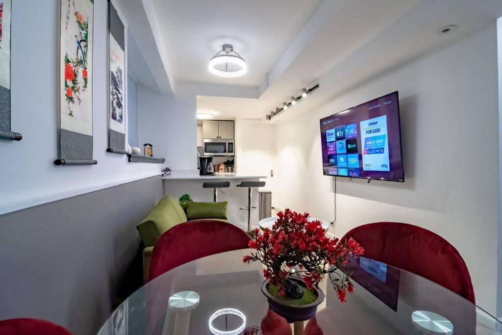 Japanese Themed 2Br In Gold Coast For Up To 4 Guests Chicago