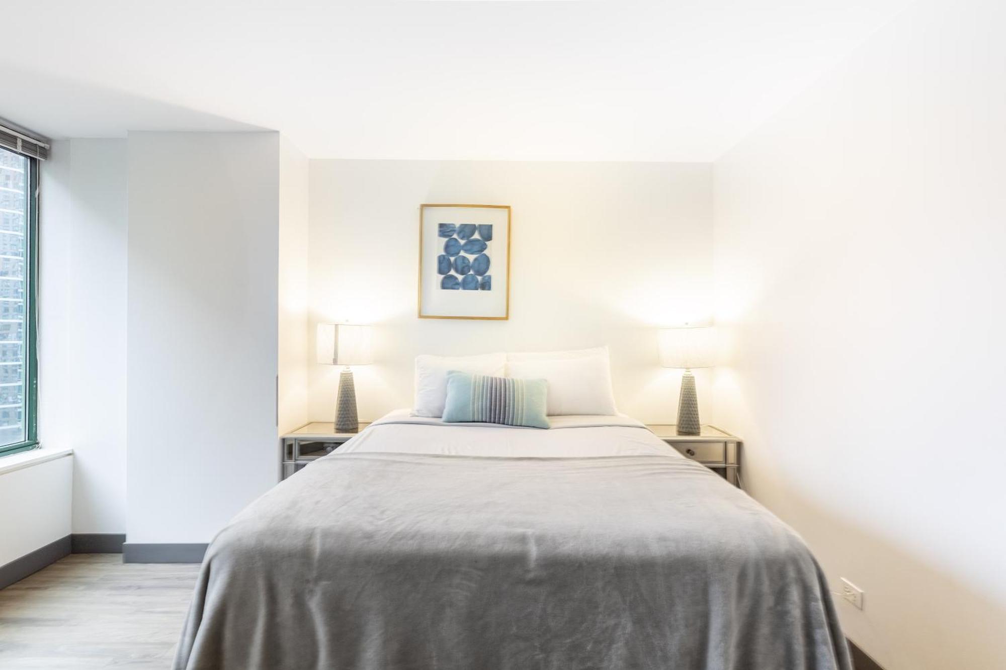 Envitae 3br Luxury Corner Loft With Navy Pier Views Apartment Chicago