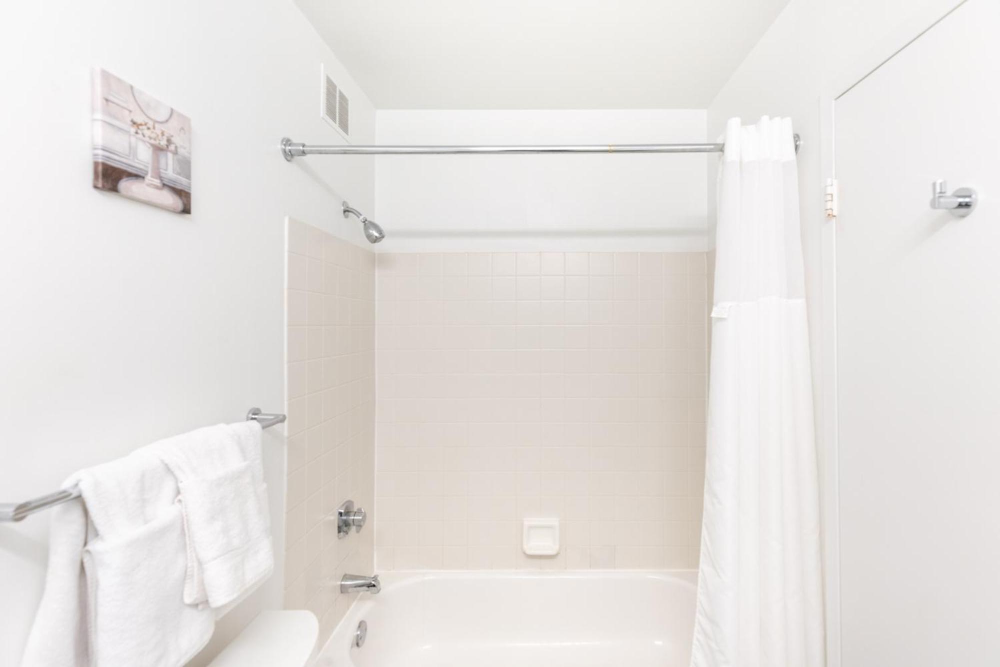 Envitae 3br Luxury Corner Loft With Navy Pier Views Apartment Chicago