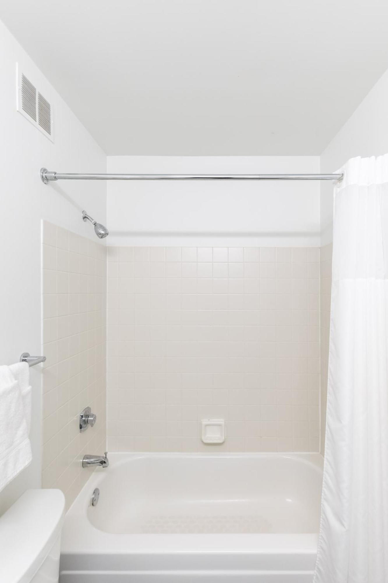 Envitae 3br Luxury Corner Loft With Navy Pier Views *