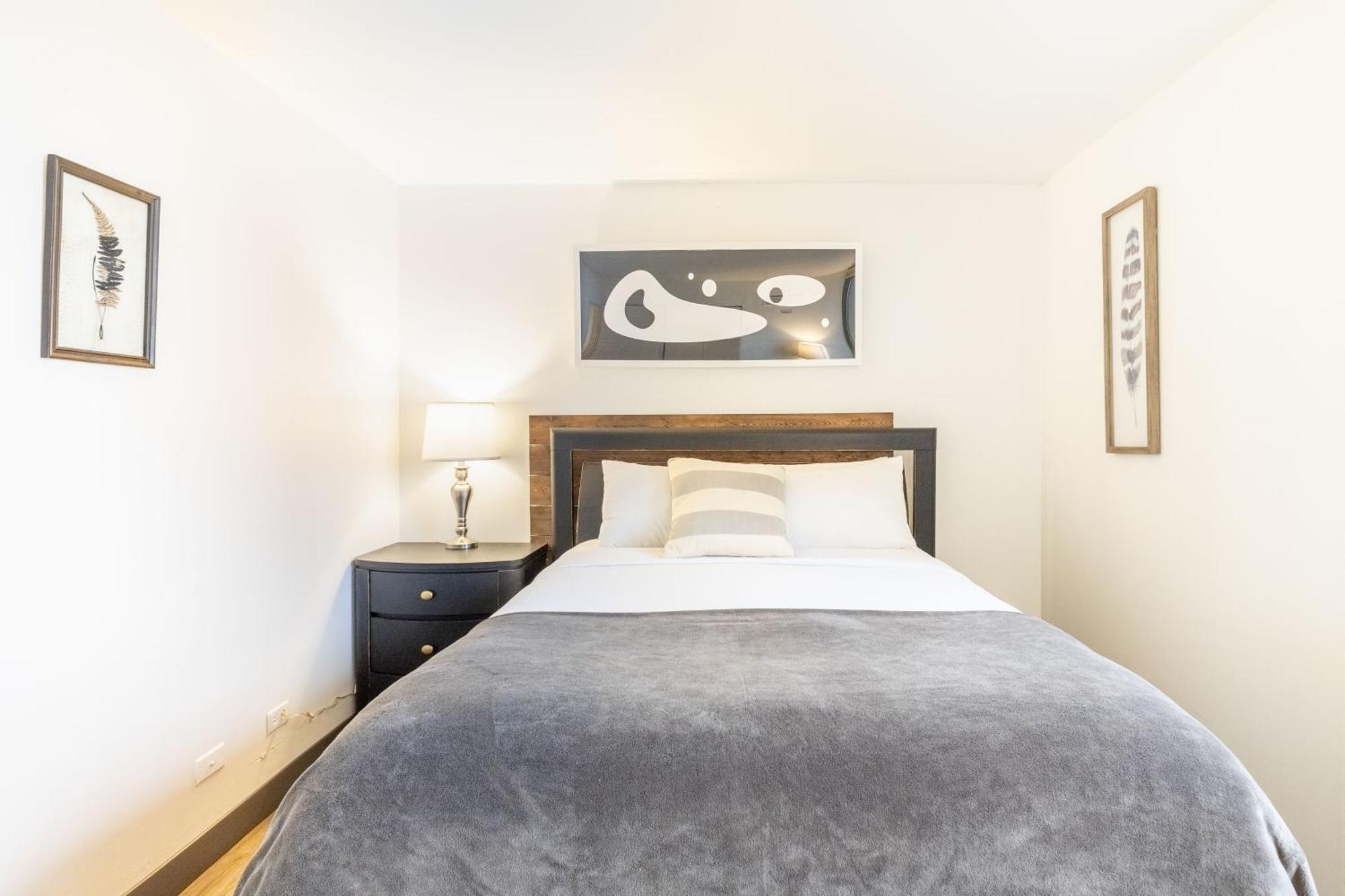 Envitae 3br Luxury Corner Loft With Navy Pier Views * Chicago