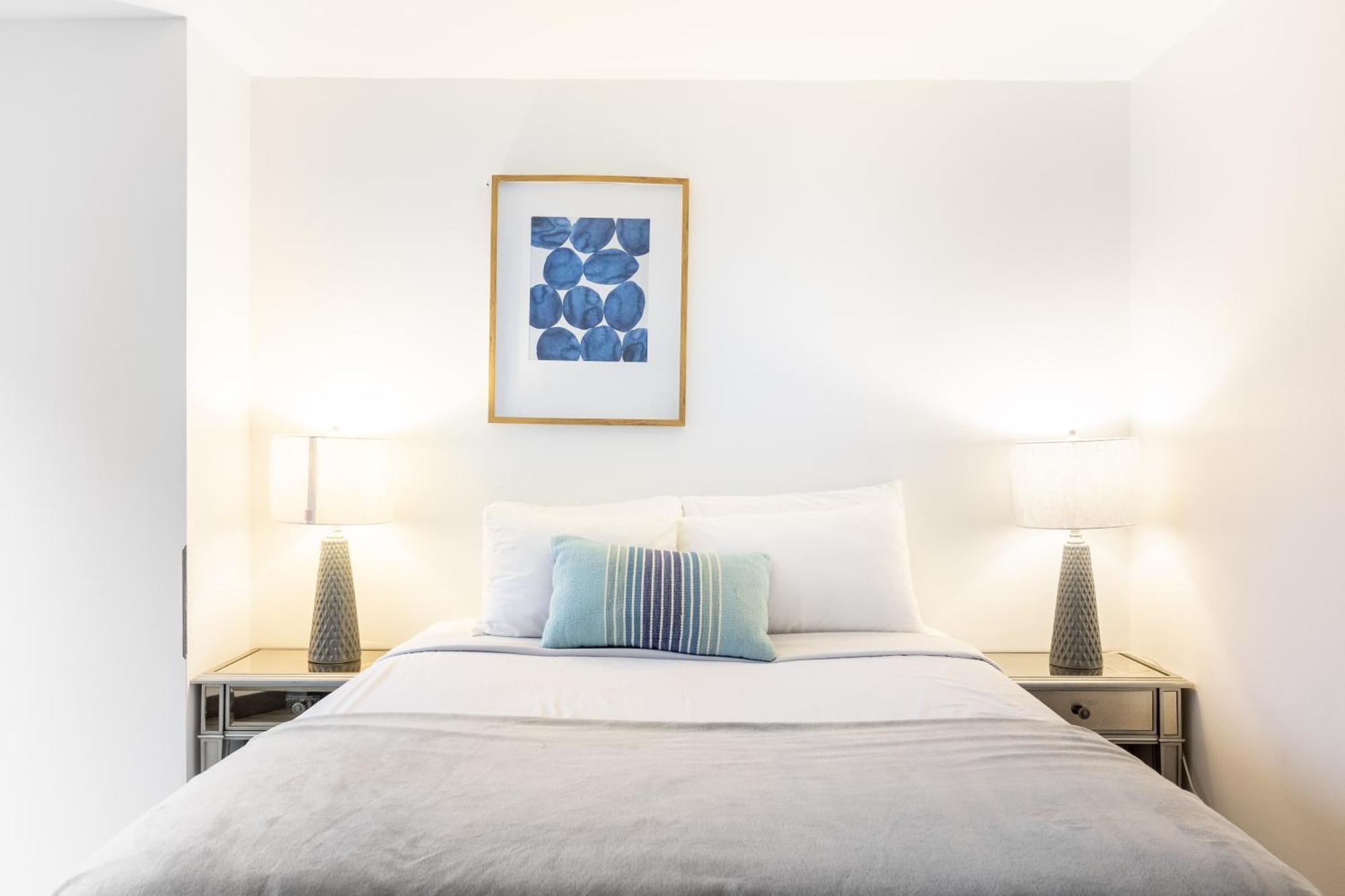 Envitae 3br Luxury Corner Loft With Navy Pier Views *