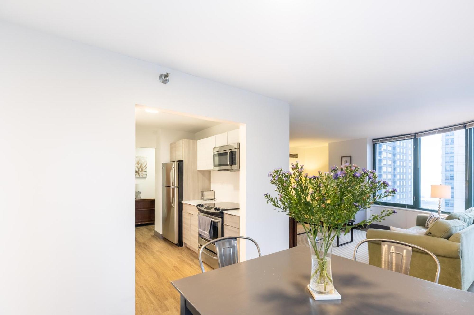 Envitae 3br Luxury Corner Loft With Navy Pier Views Chicago