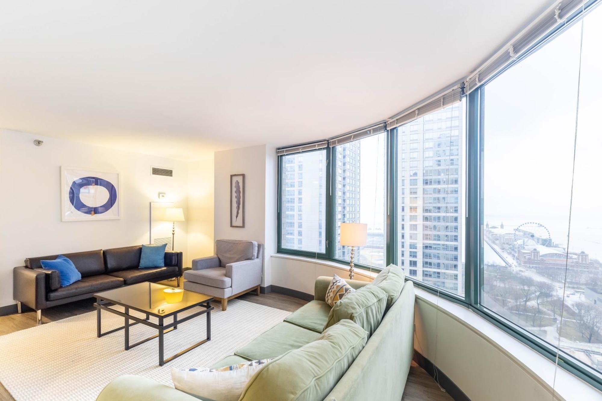 Apartment Envitae 3br Luxury Corner Loft With Navy Pier Views Chicago