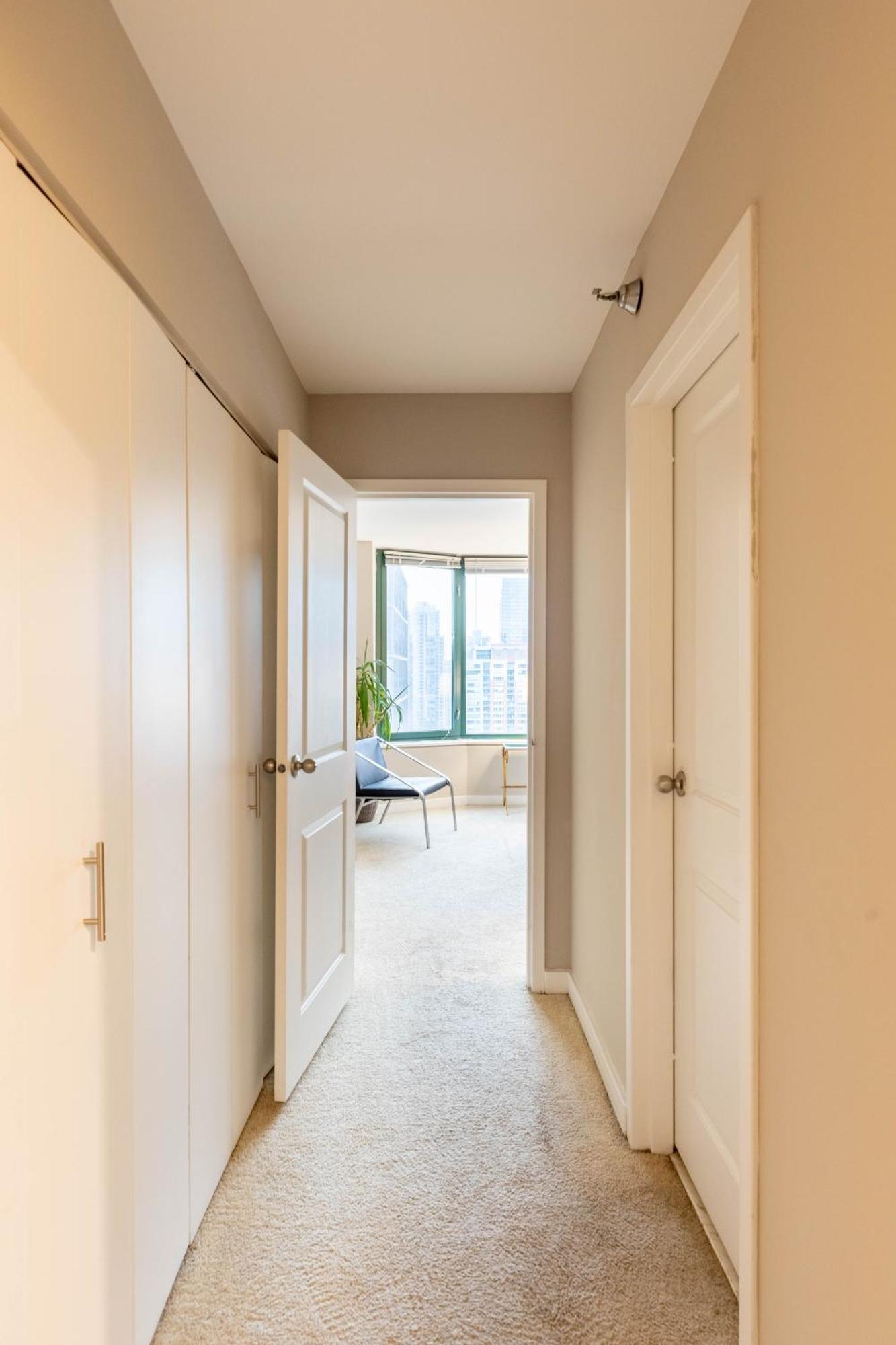 Captivating With Pier Views, Pool And Gym Chicago