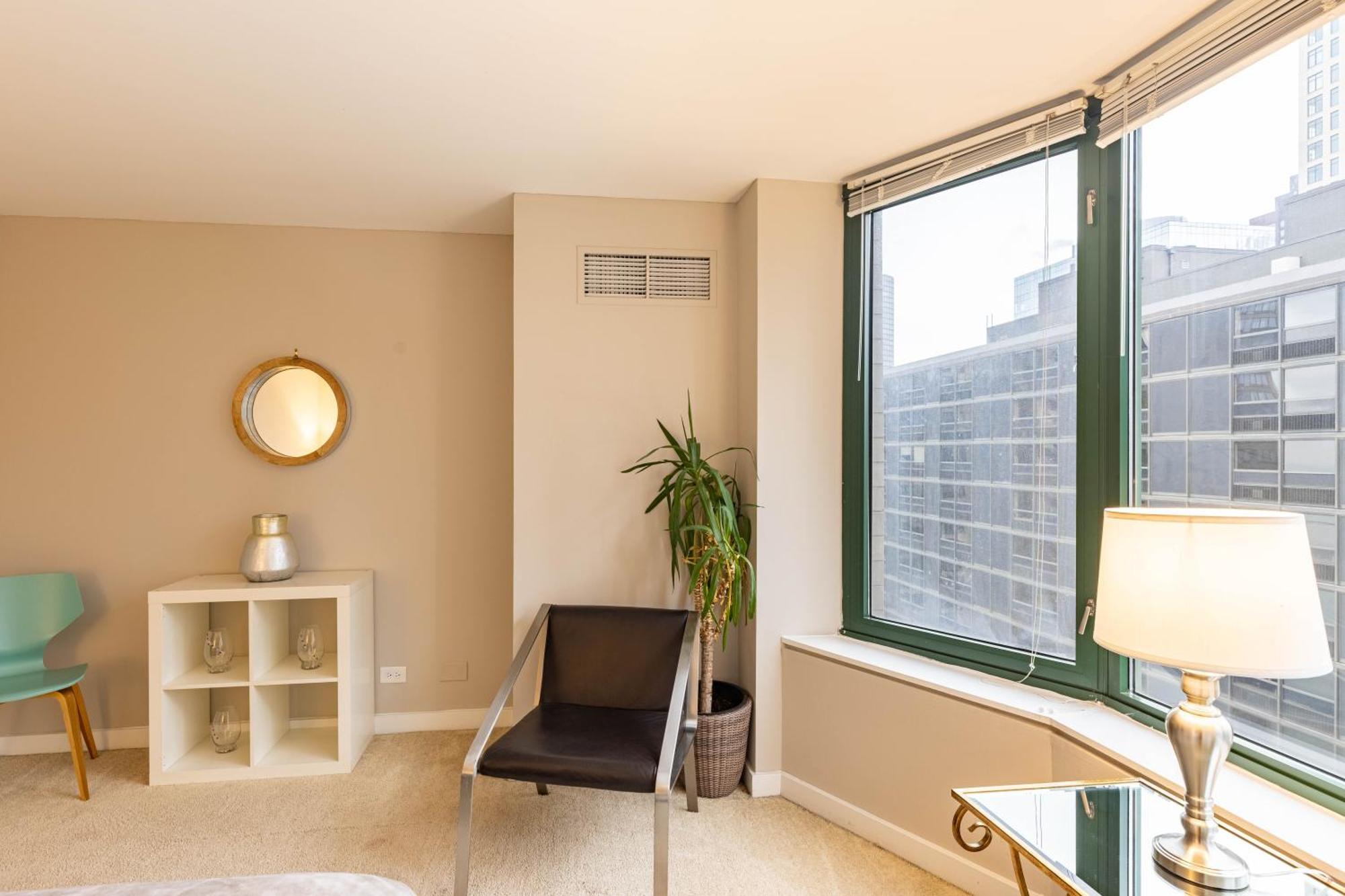 Apartment Captivating With Pier Views, Pool And Gym *