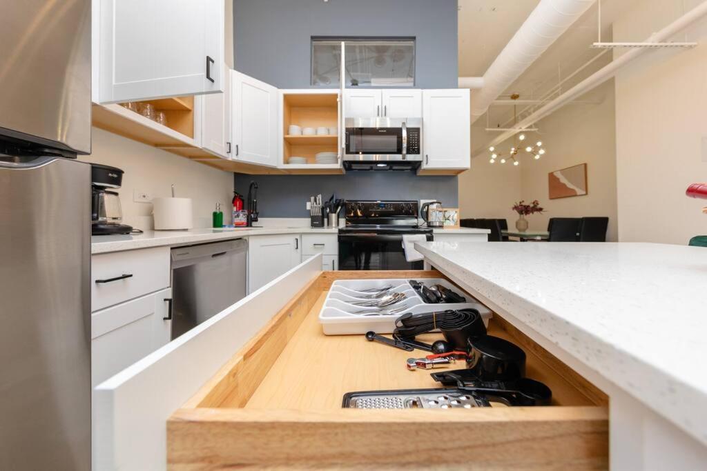 Spacious 5Br Luxury Suite Perfect For Groups With Gym Access And Optional Parking Near Mccormick Place, Grant Park And Soldier Field * Chicago