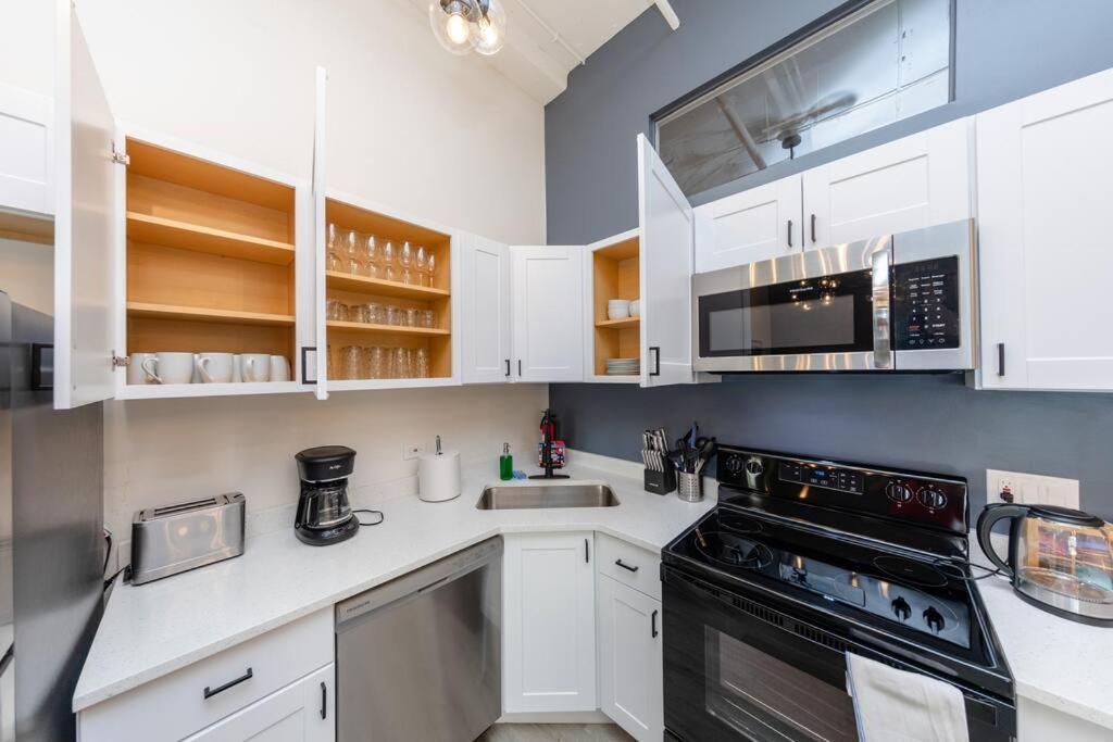 Spacious 5Br Luxury Suite Perfect For Groups With Gym Access And Optional Parking Near Mccormick Place, Grant Park And Soldier Field