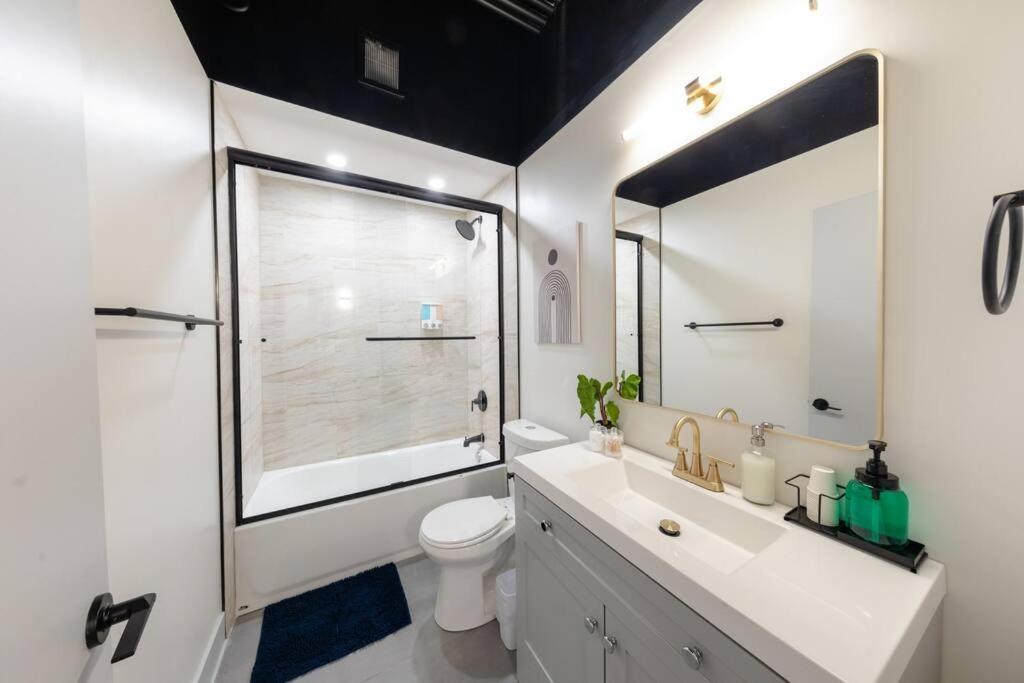 Spacious 5Br Luxury Suite Perfect For Groups With Gym Access And Optional Parking Near Mccormick Place, Grant Park And Soldier Field Apartment *