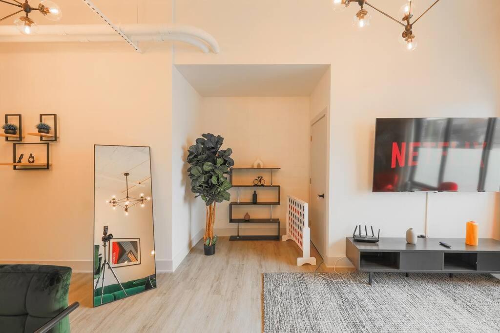 Spacious 5Br Luxury Suite Perfect For Groups With Gym Access And Optional Parking Near Mccormick Place, Grant Park And Soldier Field *