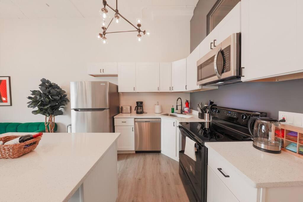 Spacious 5Br Luxury Suite Perfect For Groups With Gym Access And Optional Parking Near Mccormick Place, Grant Park And Soldier Field *