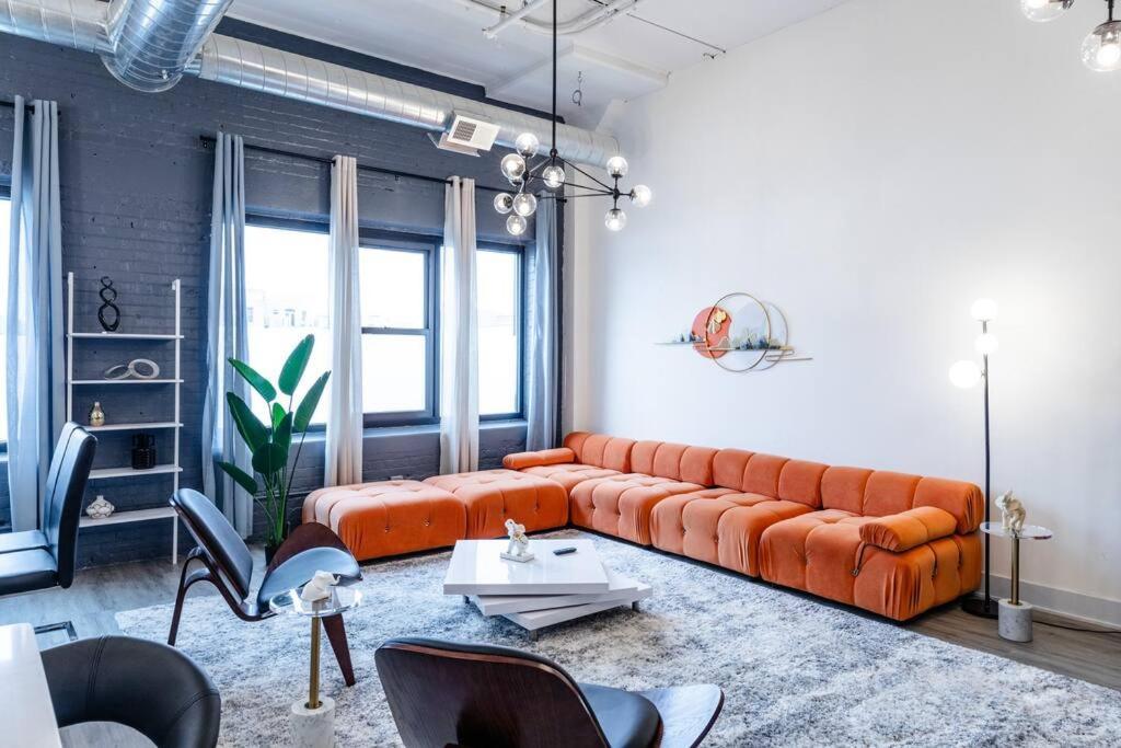 Luxury 6br Loft Perfect For 12 Guests With Skyline Views, Optional Parking And Gym Access Near Mccormick Place And Soldier Field Apartment *