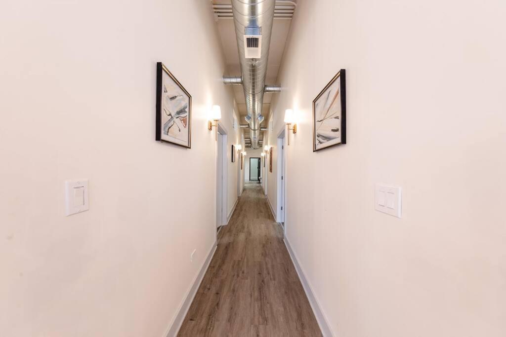 Apartment Luxury 6br Loft Perfect For 12 Guests With Skyline Views, Optional Parking And Gym Access Near Mccormick Place And Soldier Field