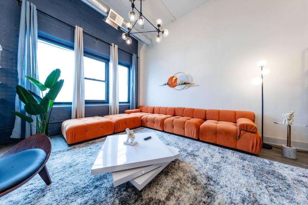 Luxury 6br Loft Perfect For 12 Guests With Skyline Views, Optional Parking And Gym Access Near Mccormick Place And Soldier Field * Chicago