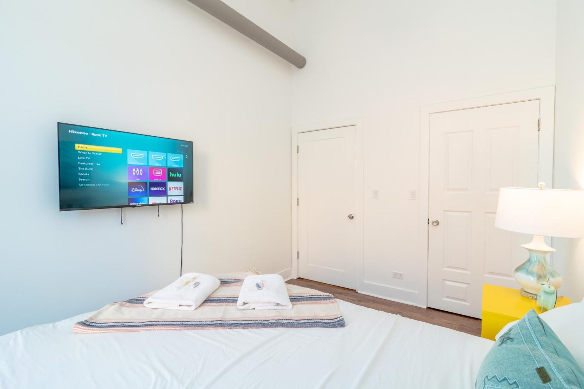 Mccormick Place 3br-2ba With Optional Parking - Sleeps 8 Appartement