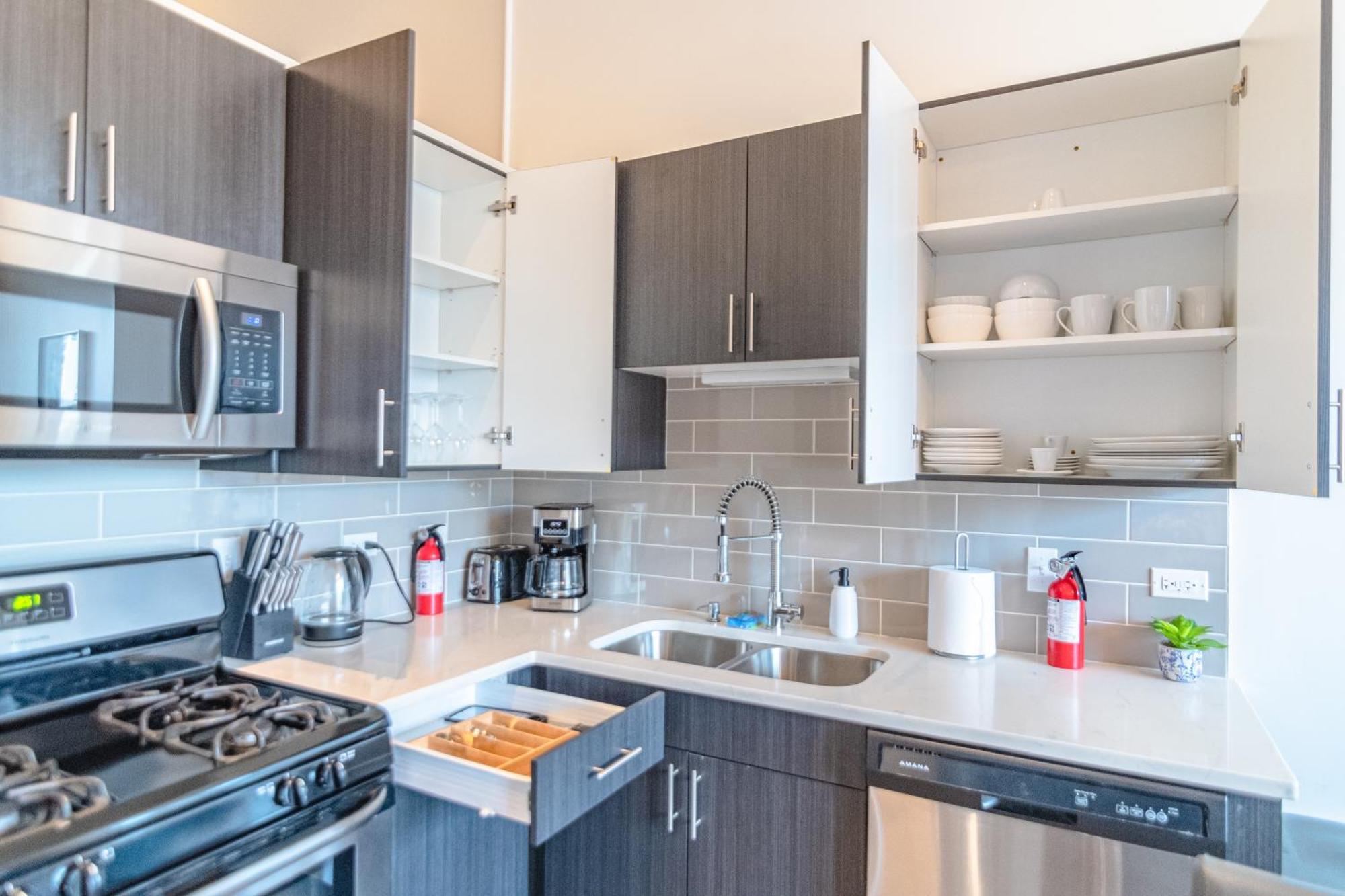 Apartment Modern 2Br Loft With Amazing City Skyline View And Optional Parking For 8 Guests Near Mccormick Place And Soldier Field Chicago