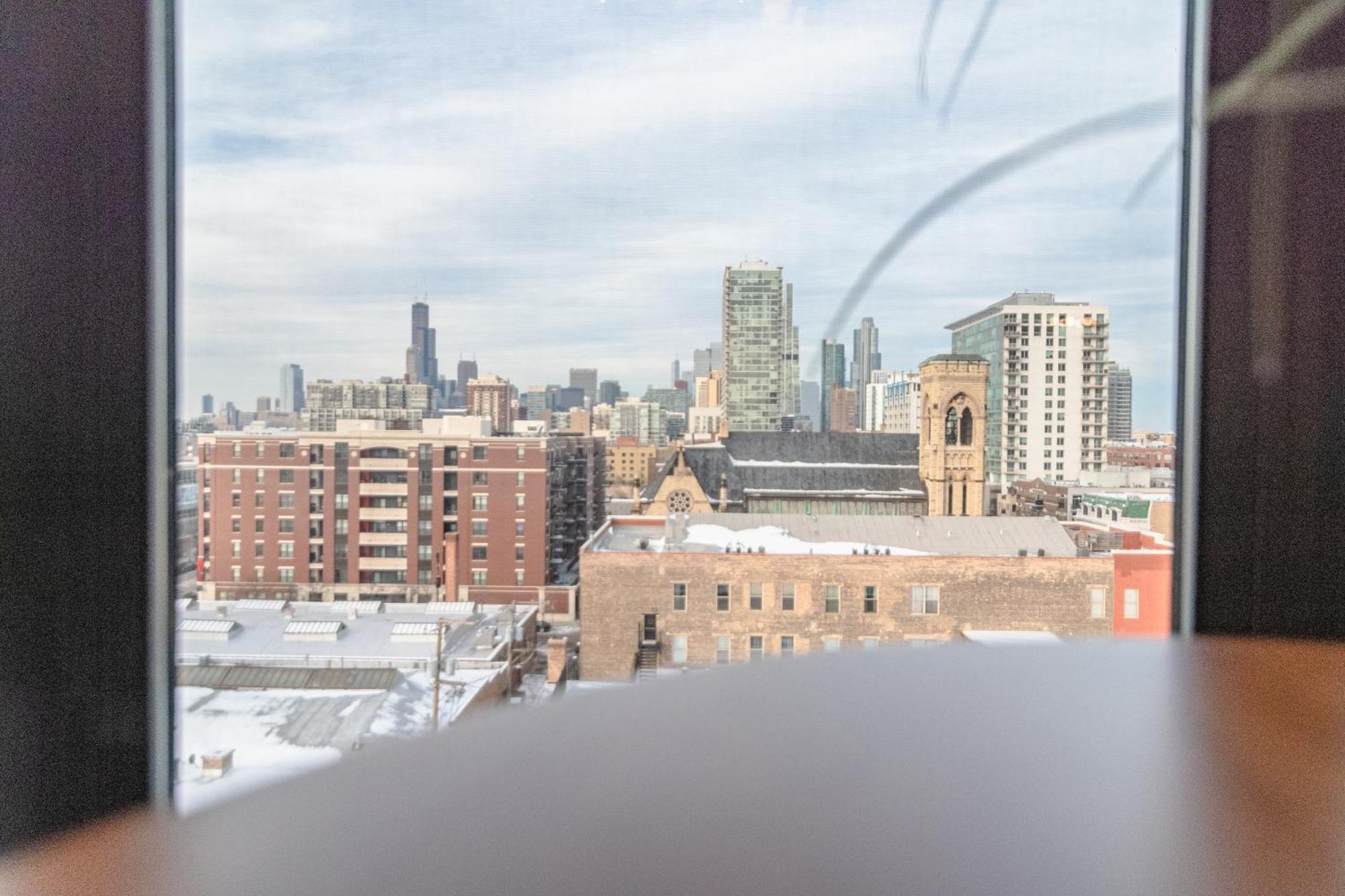 Modern 2Br Loft With Amazing City Skyline View And Optional Parking For 8 Guests Near Mccormick Place And Soldier Field Apartment Chicago