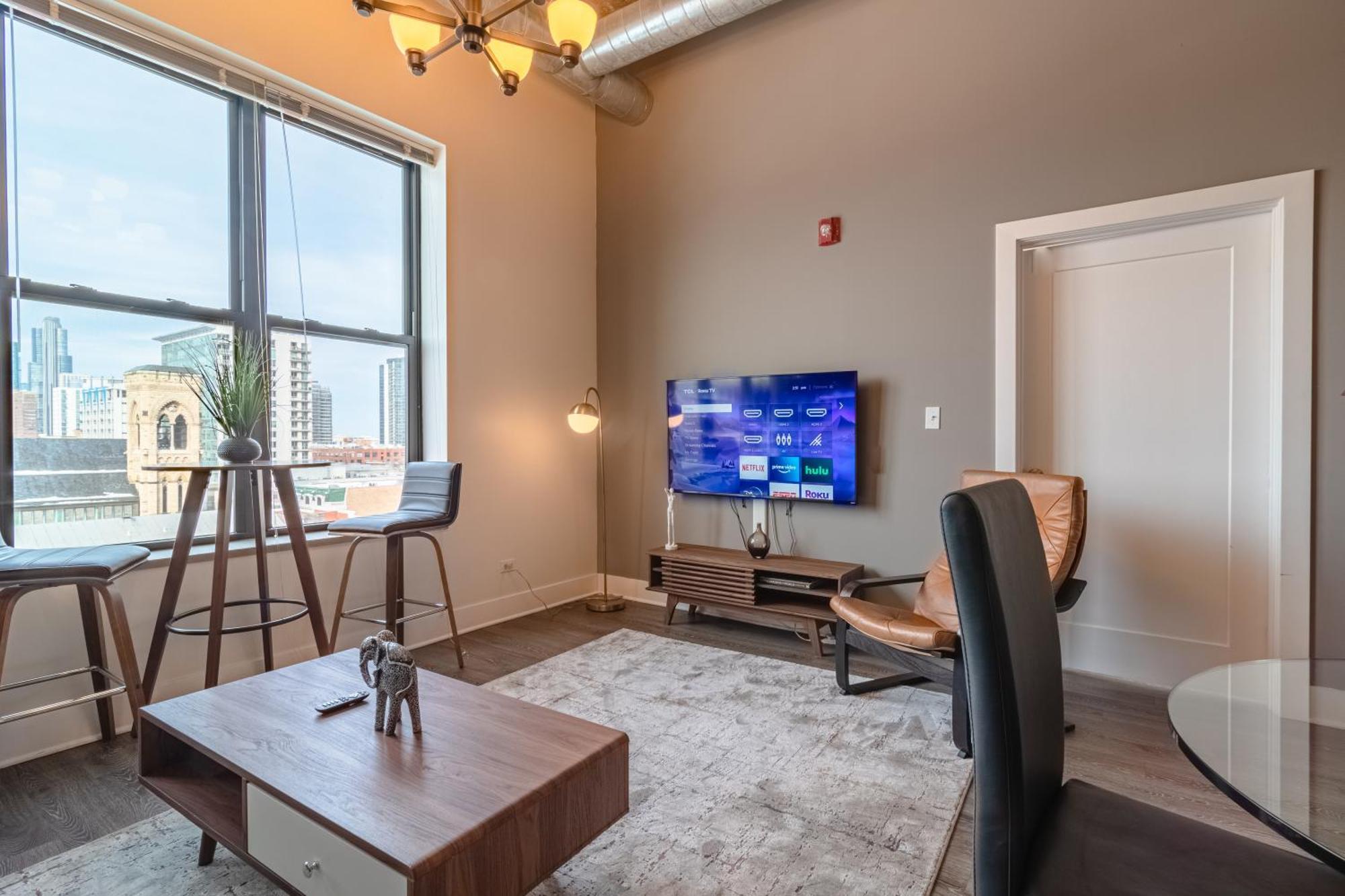 Apartment Modern 2Br Loft With Amazing City Skyline View And Optional Parking For 8 Guests Near Mccormick Place And Soldier Field Chicago