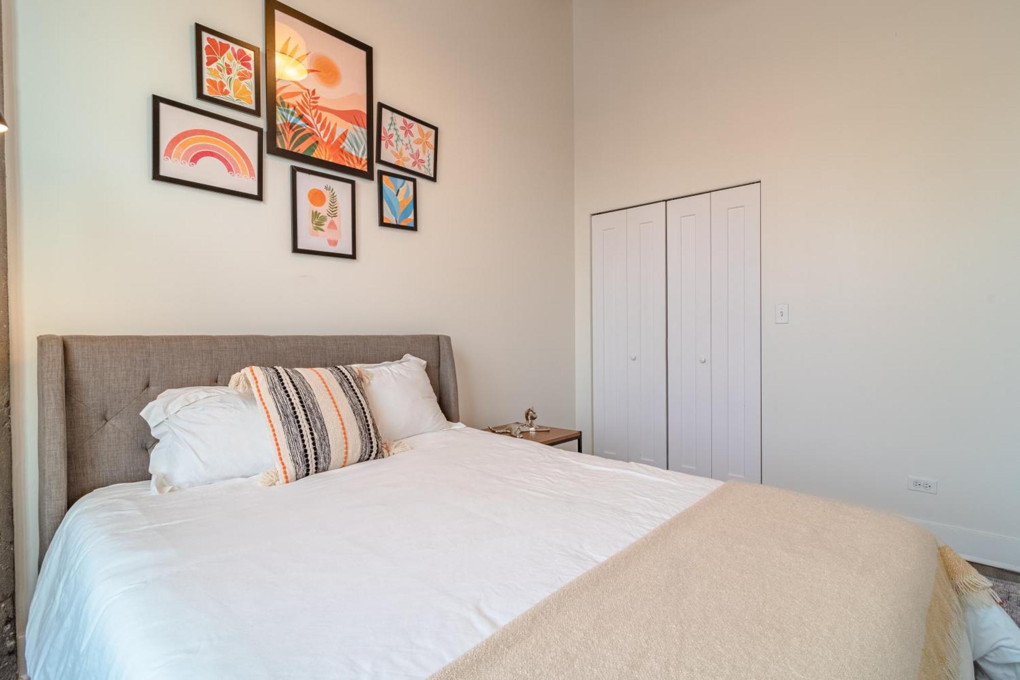 Apartment Modern 2Br Loft With Amazing City Skyline View And Optional Parking For 8 Guests Near Mccormick Place And Soldier Field *