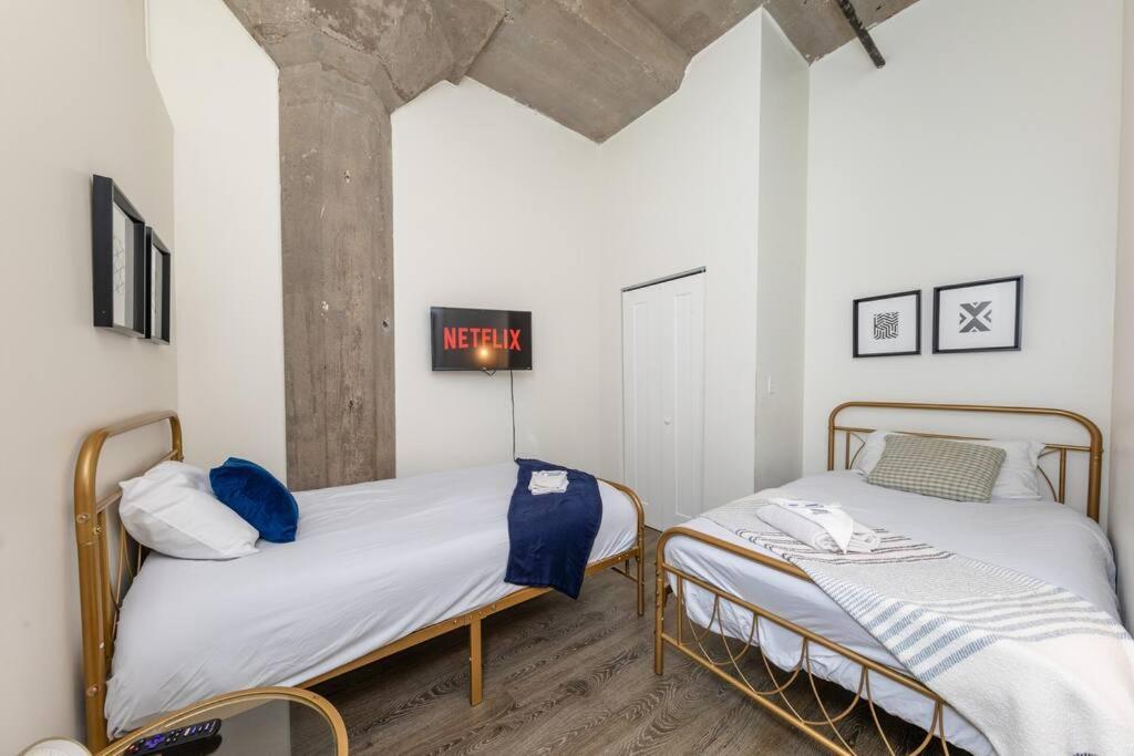 Walkable 2br In South Loop With Optional Parking And Gym Access Near Mccormick Place, Museum Campus & Lakefront Chicago